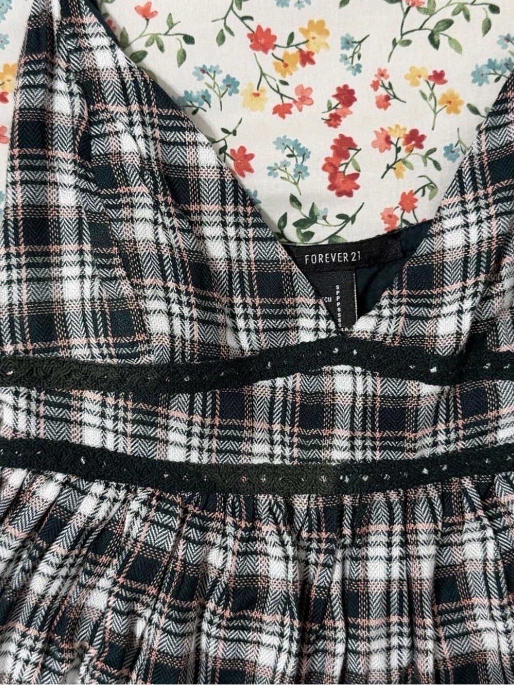 Forever 21 green & White Plaid Spaghetti-Strap Peplum Top - Picture 4 of 5
